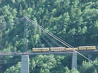 Le Train Jaune passant sur le Pont Gisclard